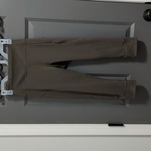 Lululemon In Movement Crop Everlux 19" Leggings Size 6 Sage